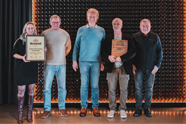 Pro certifikát si přijel i Tomáš Hanák, foto: Rodinný pivovar Bernard 